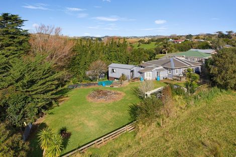 Photo of property in 10 Montaine Place, Maungaturoto, 0520