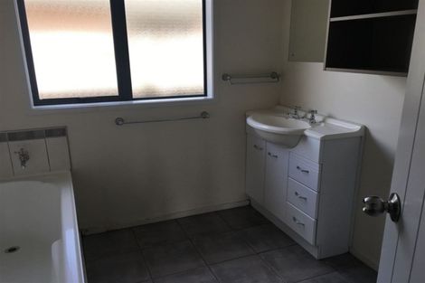 Photo of property in 34 Cholmondeley Crescent, Whitianga, 3510