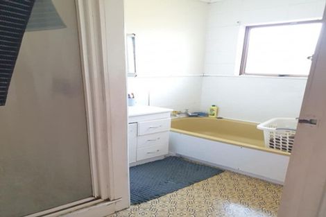 Photo of property in 244 Queen Street, Pukekohe, 2120