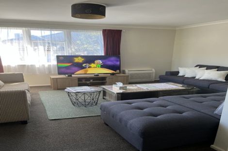Photo of property in 3 Norfolk Grove, Cannons Creek, Porirua, 5024