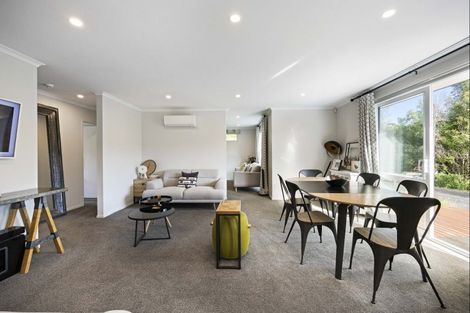 Photo of property in 147c Portsmouth Road, Bombay, 2675