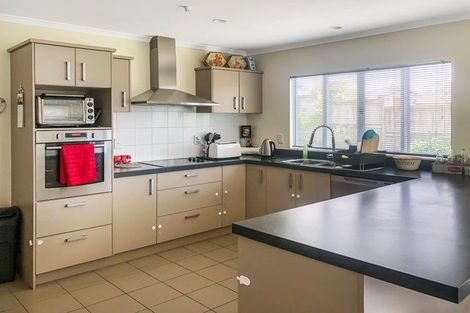 Photo of property in 1 Thomas Hamer Place, Greenhithe, Auckland, 0632
