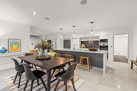 Photo of property in 43 Oakgrove Drive, Rangiora, 7400