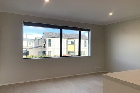 Photo of property in 3/2 Rangitamiro Place, Hobsonville, Auckland, 0616
