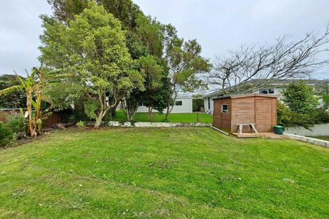 Photo of property in 81 Riversdale Drive, Merrilands, New Plymouth, 4312