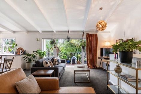 Photo of property in 4 Sunnyview Road, Greenhithe, Auckland, 0632