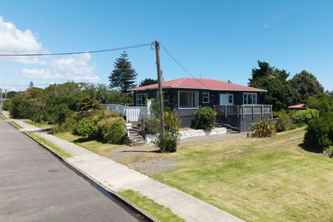 Photo of property in 141 Kahukura Avenue, Waitarere Beach, Levin, 5510