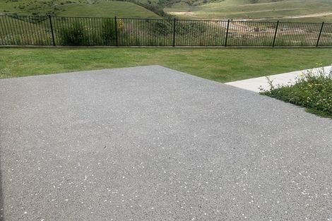 Photo of property in 118 Melksham Drive, Churton Park, Wellington, 6037