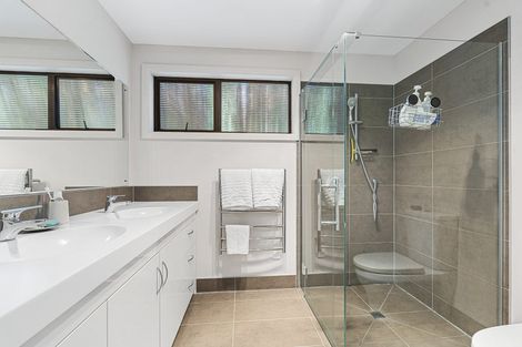 Photo of property in 6a Spencer Place, Merrilands, New Plymouth, 4312