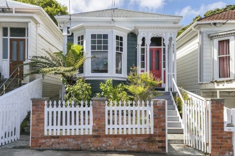 Photo of property in 10 Ranfurly Terrace, Mount Cook, Wellington, 6021