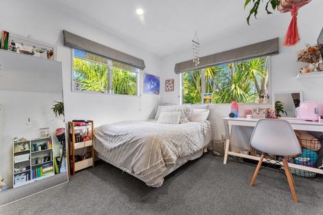 Photo of property in 20 Admirals Court Drive, Greenhithe, Auckland, 0632