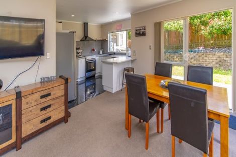 Photo of property in 6 Waikaremoana Place, Pakuranga Heights, Auckland, 2010