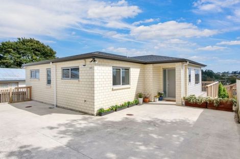 Photo of property in 237a Sturges Road, Henderson, Auckland, 0612