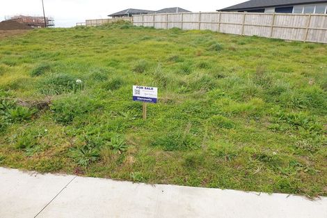Photo of property in 12 Tahuna Minhinnick Drive, Glenbrook, 2681