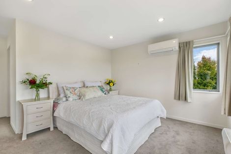 Photo of property in 2b St Clair Place, Browns Bay, Auckland, 0630