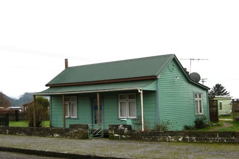 Photo of property in 142 Broadway, Reefton, 7830