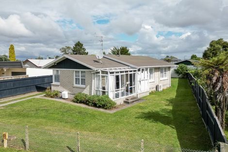 Photo of property in 53 Collins Road, Melville, Hamilton, 3206