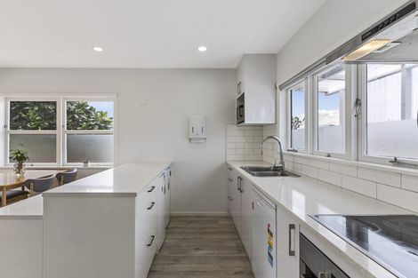 Photo of property in 692 East Coast Road, Pinehill, Auckland, 0632