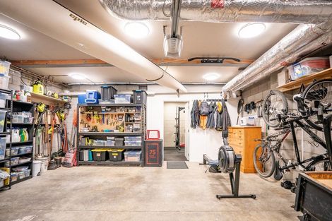 Photo of property in 60 Hawker Street, Mount Victoria, Wellington, 6011