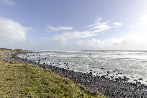 Photo of property in 428 Coast Road, Warea, New Plymouth, 4381