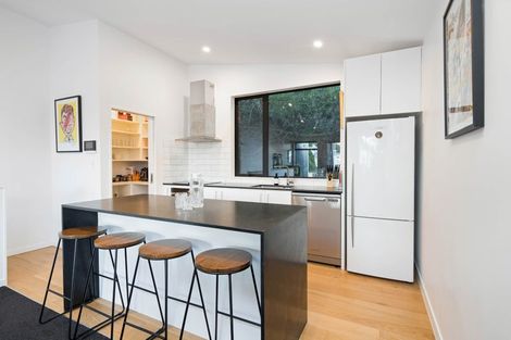 Photo of property in 1/18 Oriental Terrace, Oriental Bay, Wellington, 6011