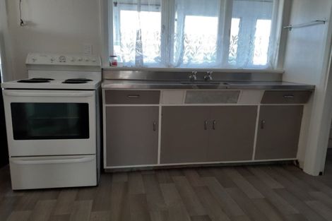 Photo of property in 18 Cornfoot Street, Castlecliff, Whanganui, 4501