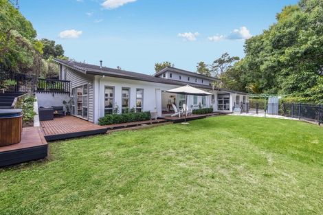 Photo of property in 15 Oakford Park Crescent, Greenhithe, Auckland, 0632