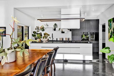 Photo of property in Tapuae, 21 Washer Road, Omata, New Plymouth, 4374