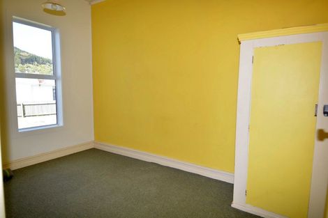 Photo of property in 252 Marine Parade, Bluff, 9814