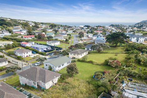 Photo of property in 13 Taupiri Crescent, Titahi Bay, Porirua, 5022