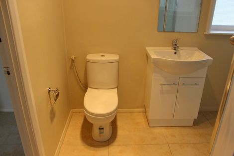 Photo of property in 52 Churchill Avenue, Manurewa, Auckland, 2102