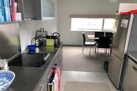 Photo of property in 24/2 Onslow Road, Khandallah, Wellington, 6035