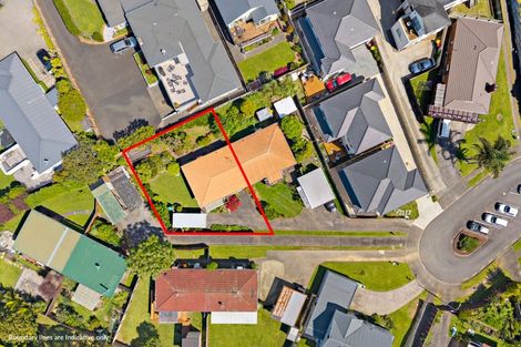 Photo of property in 2/4 Dalwhinnie Parade, Highland Park, Auckland, 2010