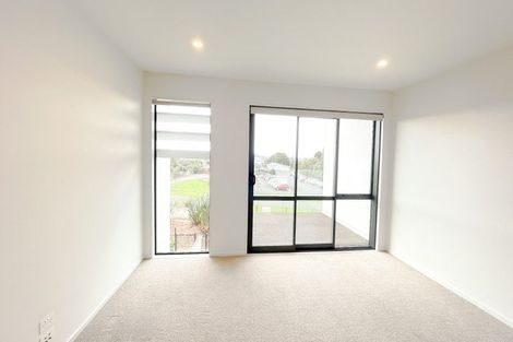Photo of property in 38 Memorial Park Lane, Hobsonville, Auckland, 0618