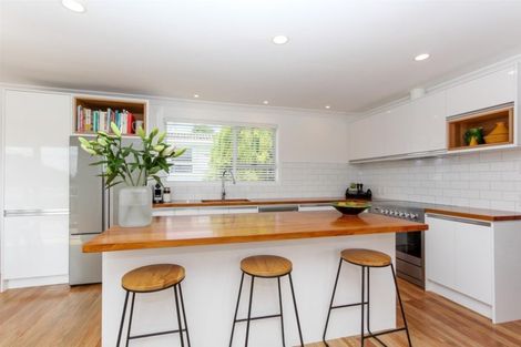 Photo of property in 185 Mangorei Road, Merrilands, New Plymouth, 4312