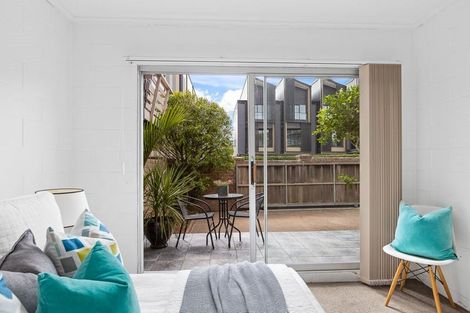 Photo of property in 2/50a Taharoto Road, Takapuna, Auckland, 0622