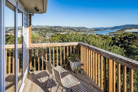Photo of property in 71 Mana View Road, Paremata, Porirua, 5026