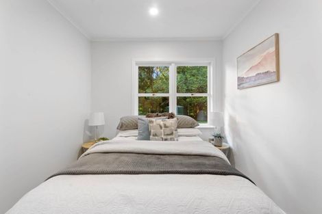 Photo of property in 11 Scenic Drive, Hillpark, Auckland, 2102