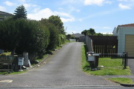 Photo of property in 2/36 Maplesden Drive, Clendon Park, Auckland, 2103