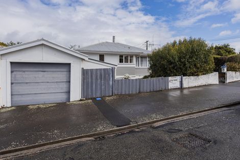 Photo of property in 27 Arun Street, South Hill, Oamaru, 9400
