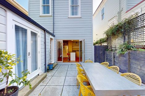 Photo of property in 37 Grove Road, Kelburn, Wellington, 6012