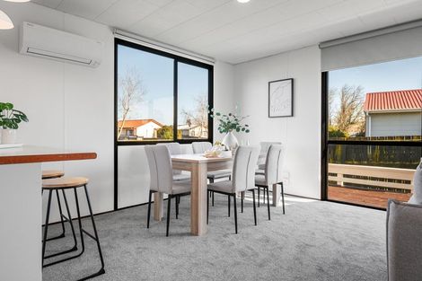 Photo of property in 18 Garland Drive, St Andrews, Hamilton, 3200