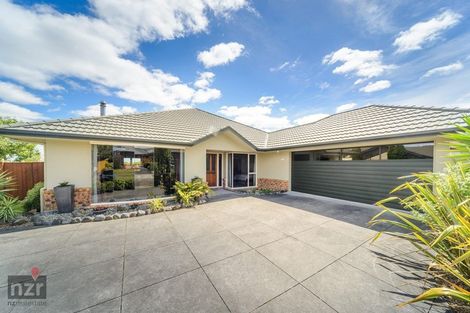 Photo of property in 3 Ron Place, Fitzherbert, Palmerston North, 4410