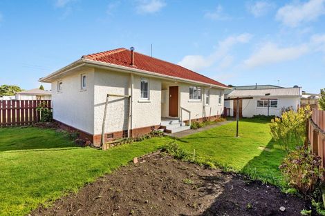 Photo of property in 40 Blake Street, Waitara, 4320