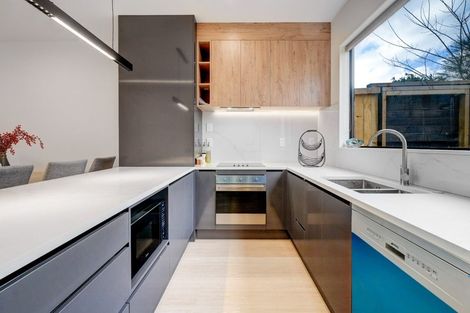 Photo of property in 4/16 Binsted Road, New Lynn, Auckland, 0600