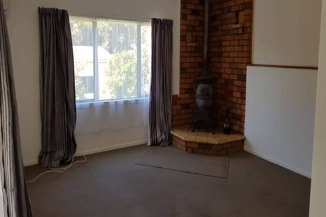 Photo of property in 727 Swanson Road, Swanson, Auckland, 0612