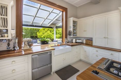 Photo of property in 1 Kerr Street, Devonport, Auckland, 0624
