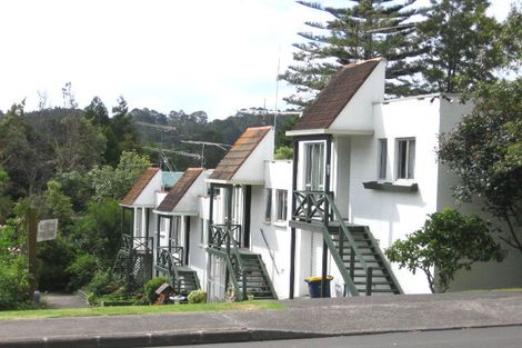 Photo of property in 3/172 Beach Haven Road, Beach Haven, Auckland, 0626