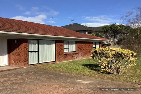 Photo of property in 12 Penruddocke Road, Half Moon Bay, Auckland, 2012