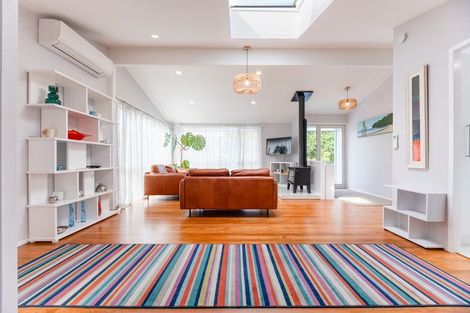 Photo of property in 15 Tiromoana Road, Raumati South, Paraparaumu, 5032